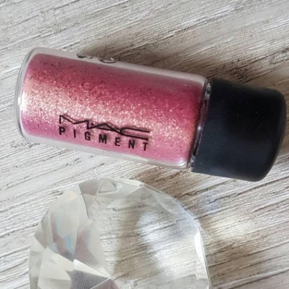 Mac Cosmetics Loose Pigment Eyeshadow in Rose BNIP